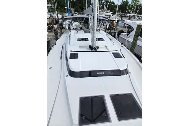 Bavaria C45 Mast