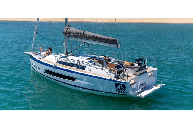 Dufour 37 at anchor