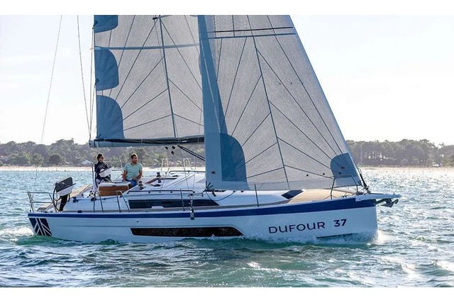 Dufour 37 under sail